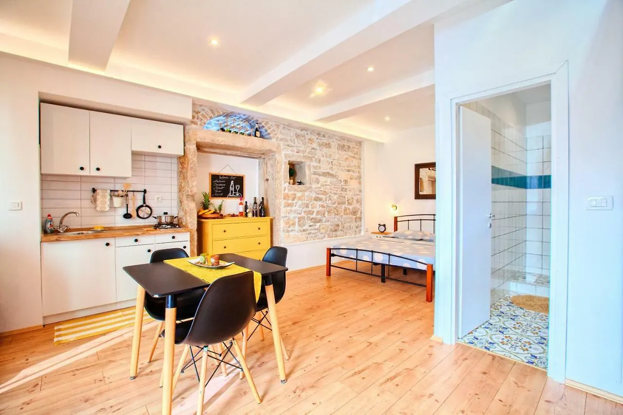 Apartment Irma Pula